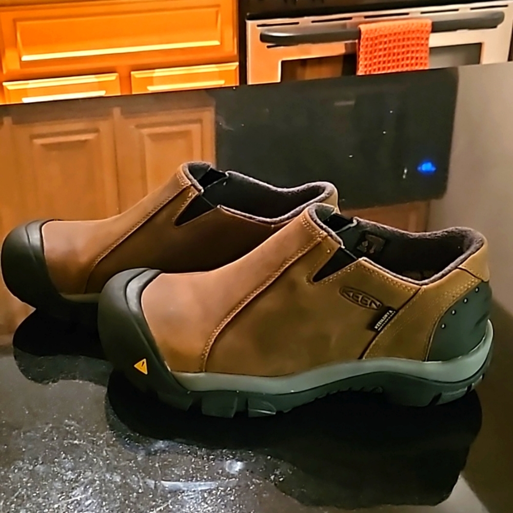 Keen Brixen Lo - Mens 8 - Brown waterproof